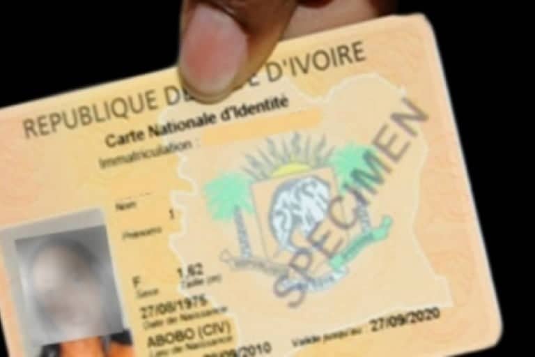 La puce contient toutes les informations écrites sur la carte, également votre photo, et en plus, elle intègre vos empreintes. Nouvelle Carte D'identité Ivoirienne 2021 : Voici Les Documents Pour Obtenir Une Nouvelle Carte Nationale D Identite Ivoirienne 7info