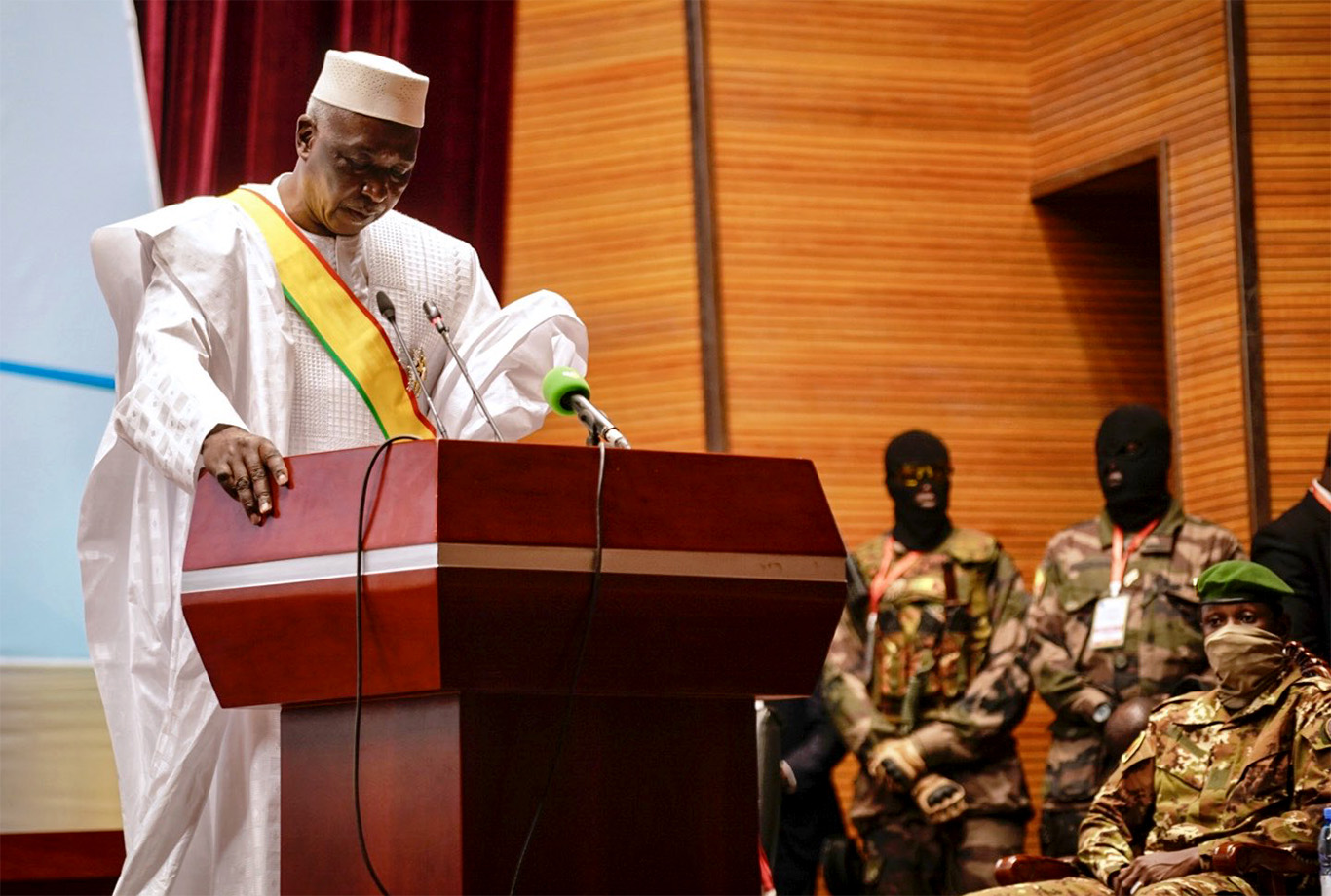 Mali, Bah N'Daw prend fonction | 7info