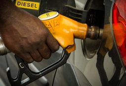 Hydrocarbures, les raisons de la hausse du prix du litre du carburant à la pompe