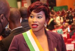 Présidence de l'Assemblée nationale, Naya Jarvis Zamblé a-t-elle l'âge pour être candidate ?