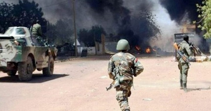 Mali, faut-il s'inquiéter pour le pays après les attaques du week-end ?