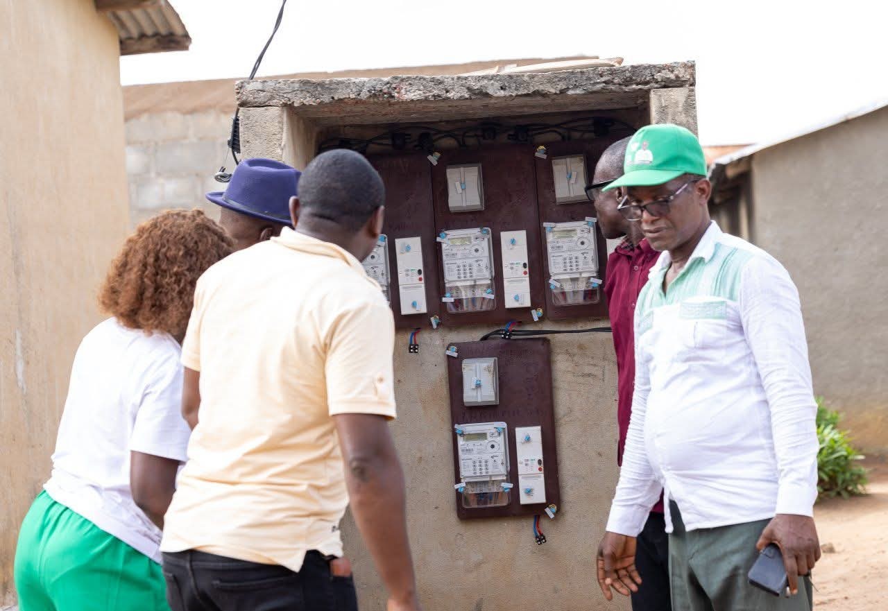 Diégonéfla, l’opération “Électricité pour tous” lancée avec l’installation des compteurs CIE